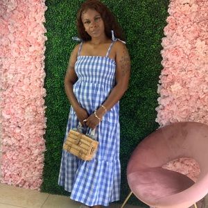 Maxi dress with straps